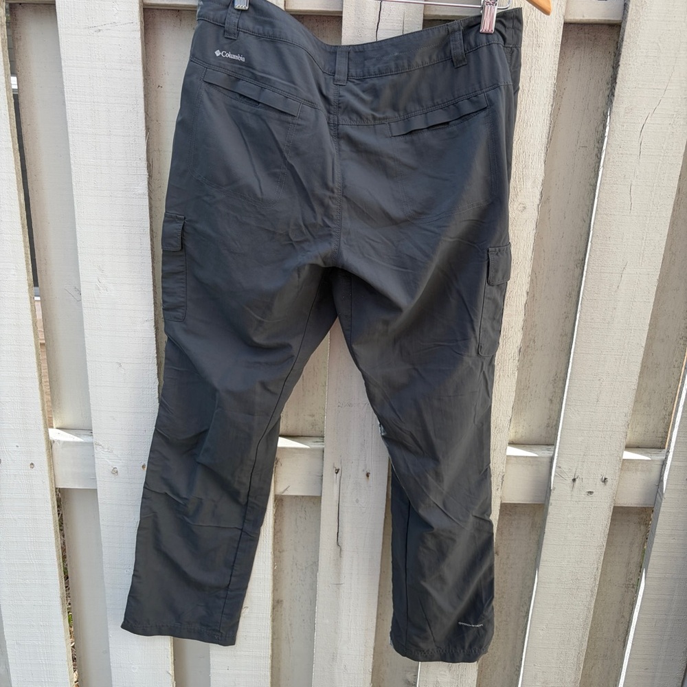 Columbia Women’s Grey Cargo Pants - Lightweight Outdoor Utility - Picture 4 of 4